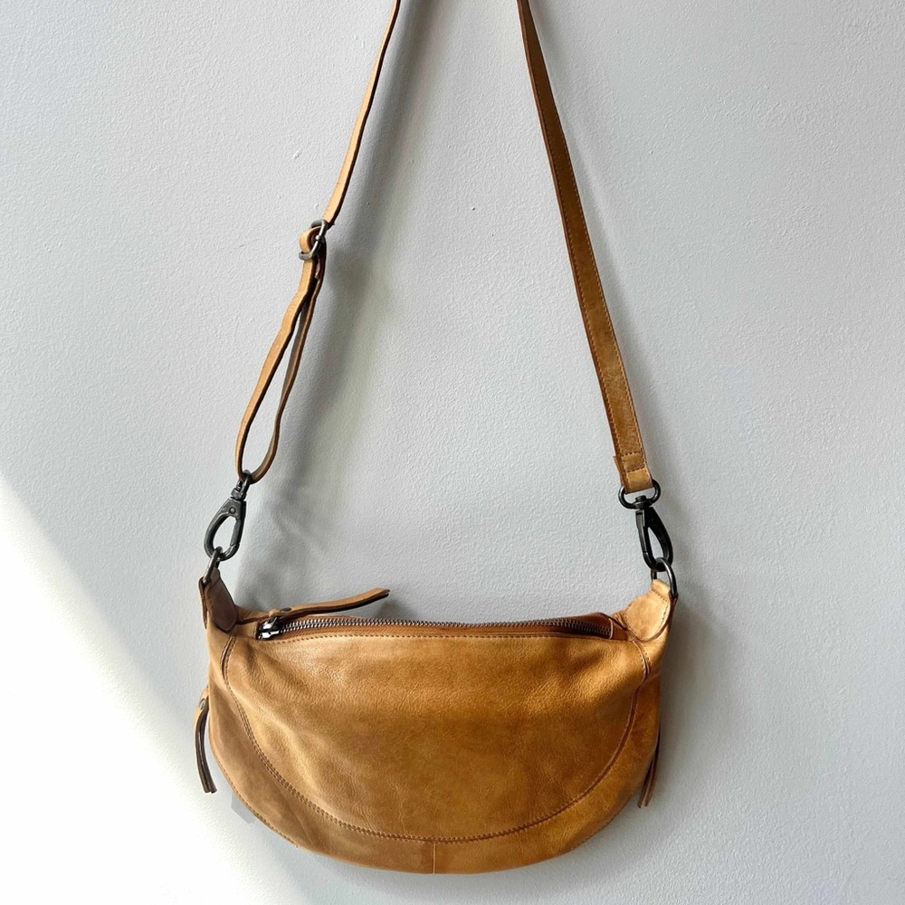 Latico Leathers Crosby Sling - EUC